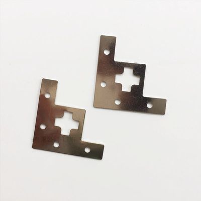 Procesamiento de estampado de metal a medida Bracket Metal Shelf Bracket Piezas de flexión de acero inoxidable