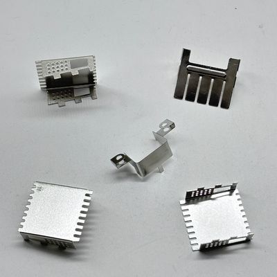 OEM Custom High Precision Small Metal Stamping Bending Parts Sheet Metal Fabrication Service Hardware de metal de alta precisión para el estampado de piezas y piezas de piezas de metal