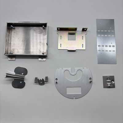 Fabricación de chapa de metal de acero inoxidable de aluminio a medida con servicio de corte por láser, estampado y flexión